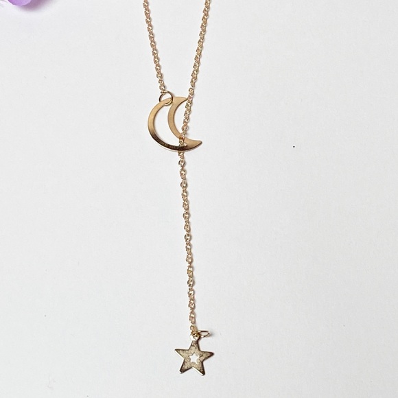 Sweetheart Gold Tone Crescent Moon Necklace. - Picture 4 of 6